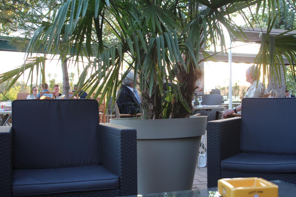 O2 Saone Hotel Reyrieux Exterior foto
